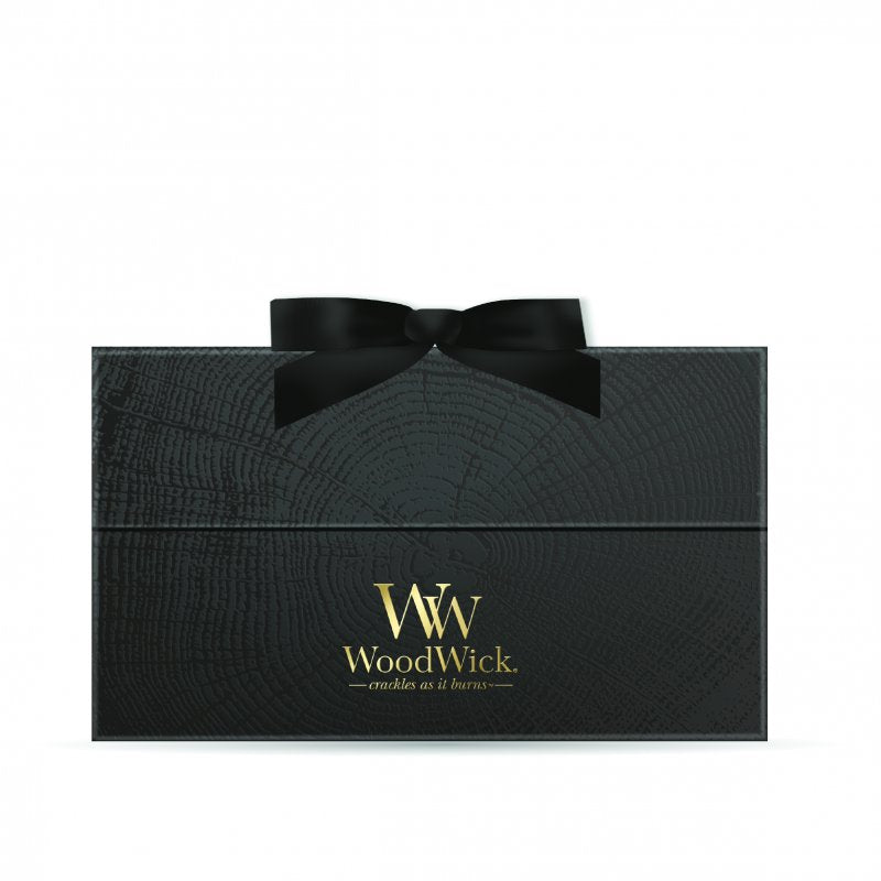 WoodWick Make Your Own Gift Box - Multiform. An excellent present for any occasion. A unique design, satin ribbons, and foil decorations combine to provide a classy aesthetic and a touch of luxury experience inside with your preferred smell.